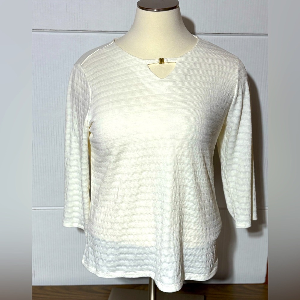 Liz Claiborne XXL light knit pullon. Silver hardware at throat 3/4 length sleeve